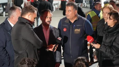 Gebze'de 7 katlı bina enkazında uzmanlar çalışıyor