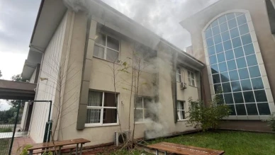 Derince'de ilkokulda çıkan yangın söndürüldü