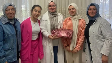 Kadın Kolları üniversite öğrencilerine moral desteği verdi