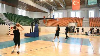 Çayırova Belediyesi Basketbol Takımı sezonu açtı

