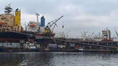Tuzla tersanesindeki bir gemide patlama: Ölü ve yaralı var