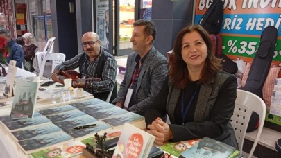 Yıldızağacı Yayınevi imza günü düzenledi