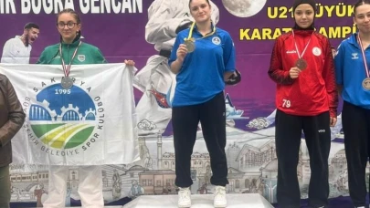 Körfezli karateciler Bursa'dan 3 madalya getirdi