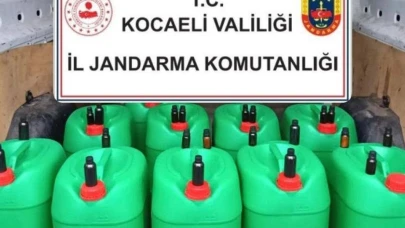 Kocaeli'de durdurulan araçta 400 litre sahte alkol ele geçirildi