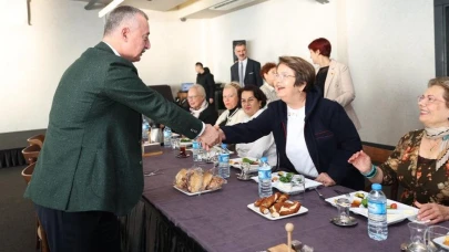 Kocaeli belediye başkanı yaşlılarla buluştu