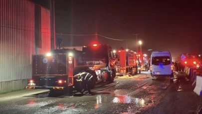 Gebze'de geri dönüşüm deposunda yangın çıktı