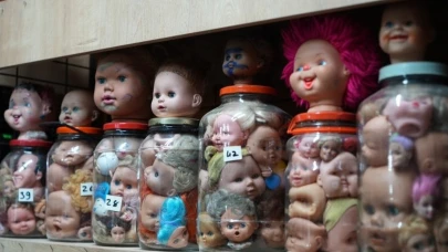 Kocaeli'de 5 bin oyuncak bebek kafası sergileniyor