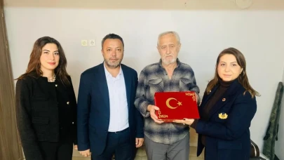 İzmit belediyesi Kıbrıs gazilerini ziyaret etti