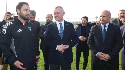 Kocaelispor’a başkan Büyükakın’dan maç öncesi moral ziyareti
