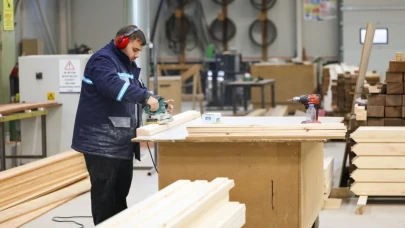 Kocaeli belediyesi kent mobilyalarını üretiyor