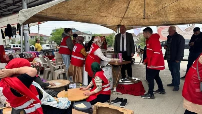 Kızılay'dan kardeşlik ve dayanışma panayırı: Çilimli Belediye Başkanı Yılmaz Yıldız'dan destek