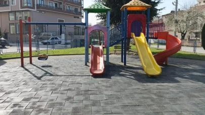Kartepe parkları yaza hazırlanıyor: Belediye ekipleri hummalı bir çalışma başlattı