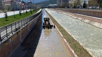 Bayburt'ta Çoruh Nehri kıyısındaki yürüyüş yolu temizleniyor: Vatandaşlar için yeni bir nefes