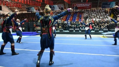 Balıkesir'de 19 Mayıs coşkusu: Gençler törenle geleceği kutladı!