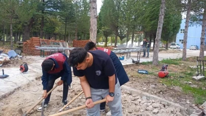 Mesleki eğitimde örnek dayanışma: Gediz Yunus Emre MTAL öğrenci ve öğretmenleri büyük bir atılım yaptı!
