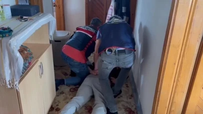 Alanya'da jandarmadan yasa dışı silah operasyonu! Gözaltılar ve ele geçirilen mühimmatlar