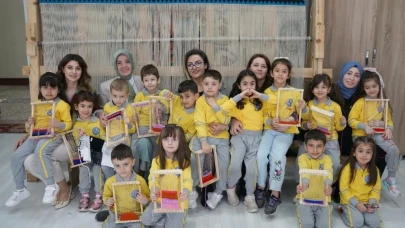 Anaokulu öğrencileri halı tezgahıyla tanıştı: Erzurum olgunlaşma enstitüsü'nde ziyaret