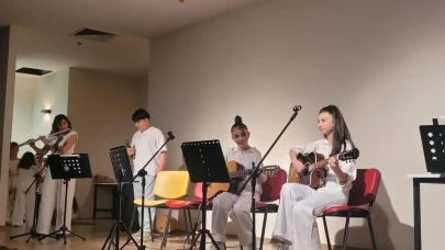 Mesir Ortaokulu'ndan unutulmaz müzik ziyafeti: Öğrenciler adeta büyüledi
