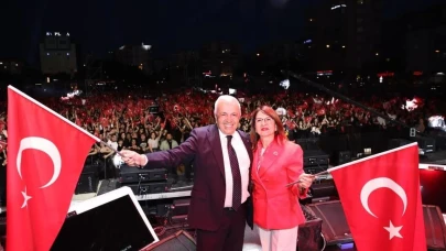 Nilüfer'de 19 Mayıs coşkusu: Gençler geleceğe umutla bakıyor!