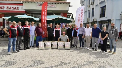 İzmir'de ayçiçeği üreticilerine yerli tohum desteği: Hedef yüksek verim ve sürdürülebilirlik mi?