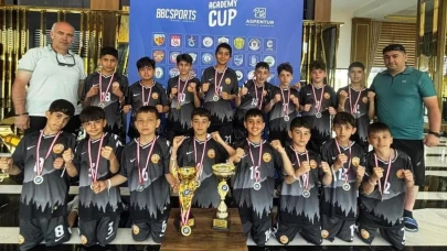 Yıldızkent Spor, Antalya'da çifte kupayla döndü: Tuncay Aydın gol kralı oldu