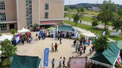Sakarya Uygulamalı Bilimler Üniversitesi’nde Kariyer Zirvesi heyecanı: Öğrencilere iş dünyasıyla buluşma fırsatı