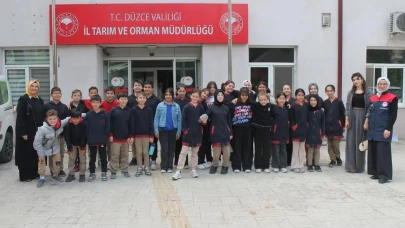 Düzceli öğrenciler, tarımın geleceğini öğrenmek için Tarım ve Orman Müdürlüğü'nü ziyaret etti