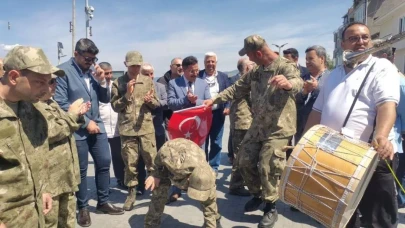 Mudanya'da engelli gençler için unutulmaz temsili asker eğlencesi coşkuyla gerçekleştirildi