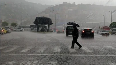 Kentleşme sorunları ve geçmiş hatıralar: Sağanak yağmur İzmit'i yeniden hatırlattı