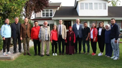 Gençlik Haftası'nda Düzce'de özel anlar! Dünya üçüncüsü Ayşenaz Tosun'a sürpriz ziyaret