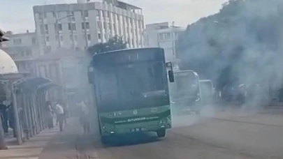 Denizli'de otobüsten yükselen dumanlar paniğe neden oldu, yangın öncesi müdahale şansıyla kurtarıldı