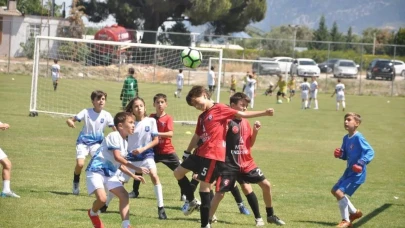 19 Mayıs Futbol Turnuvası'nda şampiyon belli oldu! Ödül töreninden detaylar burada