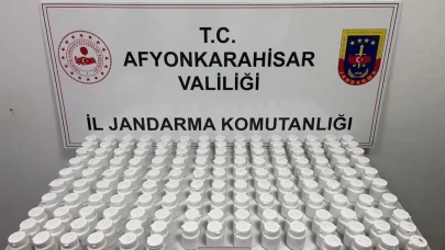 Afyonkarahisar'da jandarma, uyuşturucu operasyonunda 8 bin 120 hap ele geçirip 4 kişiyi gözaltına aldı