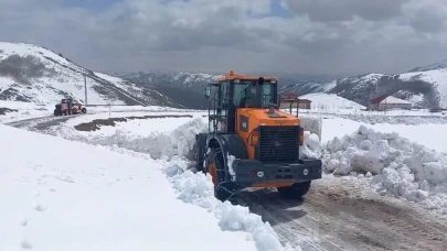 Mayıs Ayında karla mücadele: Bayburt'ta kış manzaraları