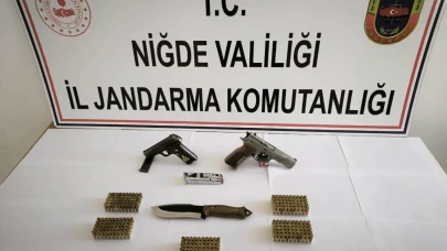 Niğde'de jandarma ruhsatsız silah operasyonu: Bir gözaltı, çok sayıda silah ve fişek ele geçirildi