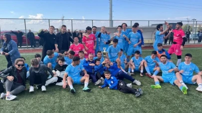 Tavşanlı Erdemspor'un şampiyonluğuna Kıbrıs'ta özel ziyaret: Başkan Erdem, Cumhurbaşkanı Tatar ile görüştü