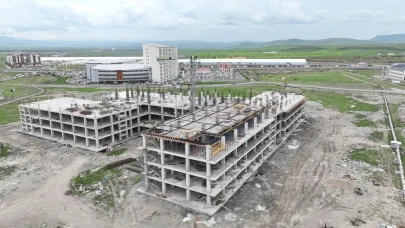 Ağrı'da Kadın ve Çocuk Hastanesi'nin inşaatında %50 ilerleme... Kaç yatak yapılacak?