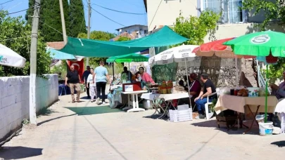 Didim Akköy Pazarı açıldı: Yerli üreticiler taze ürünlerini sergiliyor