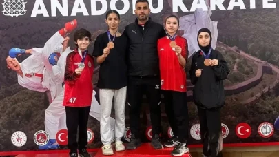 Körfez Gençlerbirliği'nden 11 madalya: Anadolu Karate Ligi'nde büyük başarı