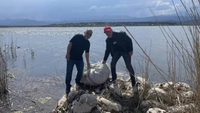 Beyşehir Gölü'nde av yasağı hiçe sayıldı: Yüzlerce metre balık ağı ele geçirildi