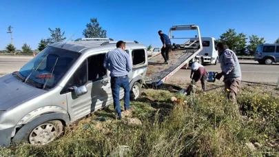 Denizli'de tütün işçilerini taşıyan otomobil kaza yaptı: 4 ağır yaralı