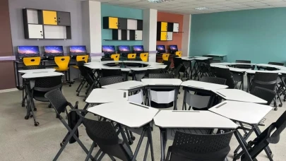Eskişehir'de eğitimde teknoloji hamlesi: 45 okulda yenilikçi sınıflar ve BT laboratuvarları modernize edildi
