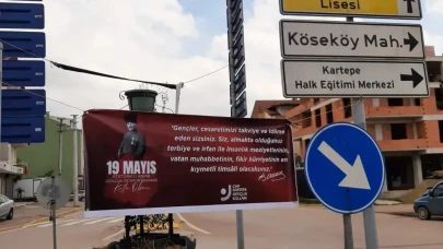 CHP Kartepe Gençlik Kolları, 19 Mayıs coşkusunu Atatürk'ün hitabesiyle sokaklara taşıdı