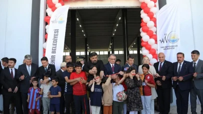 Kapalı semt pazarı hizmete girdi! Van Valisi'nden müjdeli mesaj: 'Hayırlı olsun'