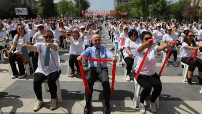 Büyükçekmece'de Dünya Pilates Günü'nden renkli görüntüler: Sağlıklı yaşam mesajı verildi