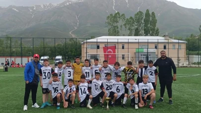 Özalp Gençlikspor U12 Takımı, Van'da şampiyonluğa uzandı