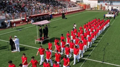 Ayvalık'ta 19 Mayıs coşkusu törenle kutlandı