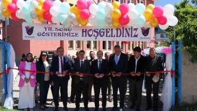 Oltu'da yıl sonu sergisi: Yetenekli öğrenciler el emeği ürünlerini tanıttı!