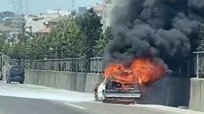 Kocaeli’de otomobil alevlere teslim oldu