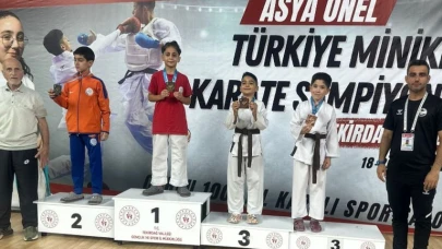 Körfez Gençlerbirliği SK minikler şampiyonadan madalyalarla döndü